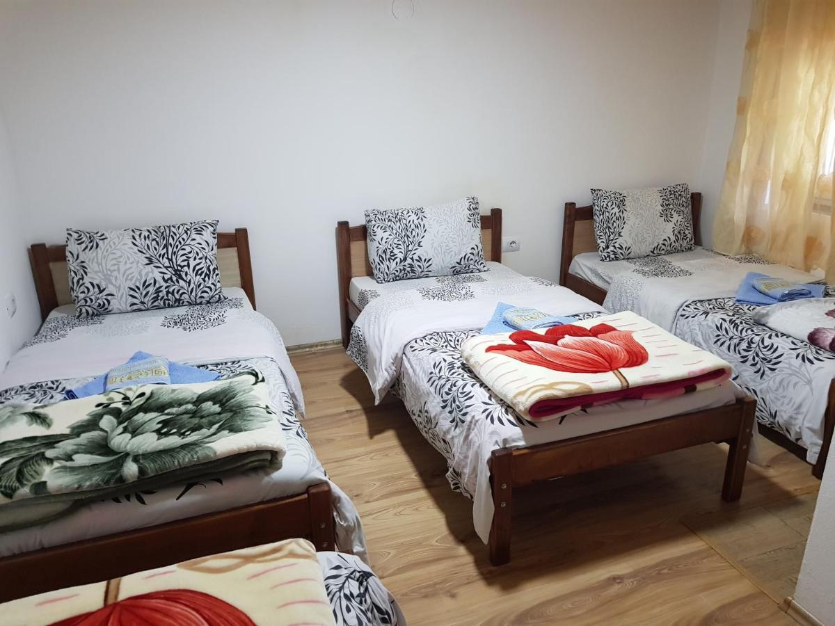 Bujtina Sherifaj فالبني المظهر الخارجي الصورة